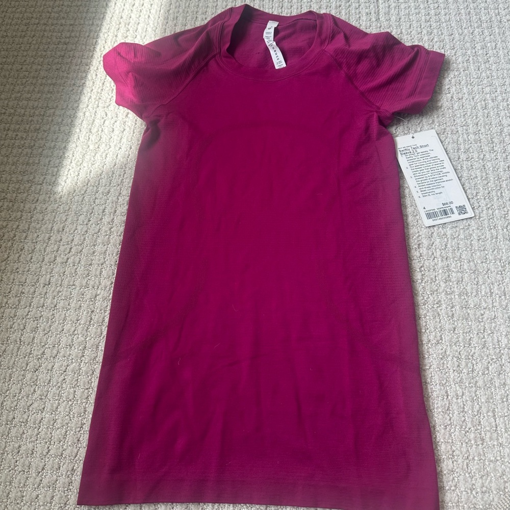 Lululemon swiftly tech tshirt NWT